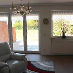 Familienfreundliche Haushaelfte In * Alt Bukow