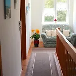Familienfreundliche Haushaelfte In * Alt Bukow