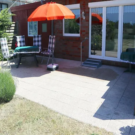Casa de Férias Familienfreundliche Haushaelfte In Alt Bukow