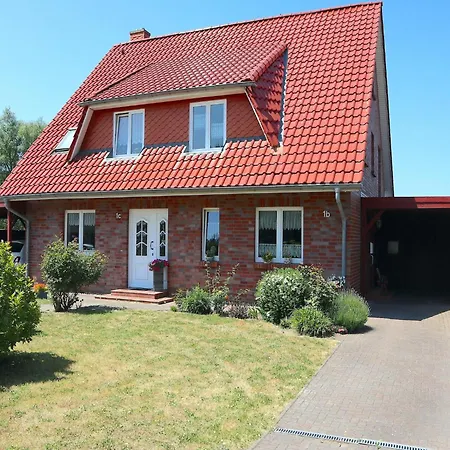 Familienfreundliche Haushaelfte In Casa de Férias