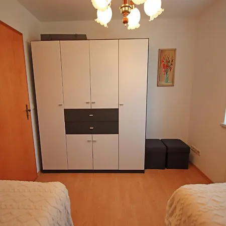 Familienfreundliche Haushaelfte In * Alt Bukow