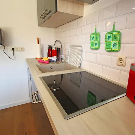 Familienfreundliche Haushaelfte In Alt Bukow